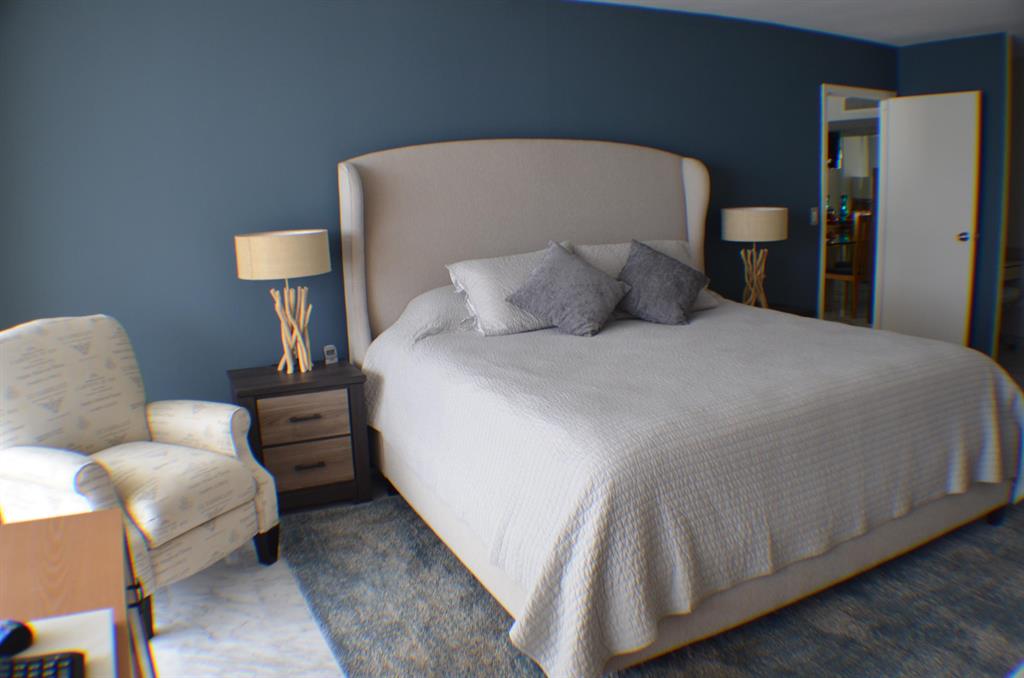 Barclay Condominium - Residential