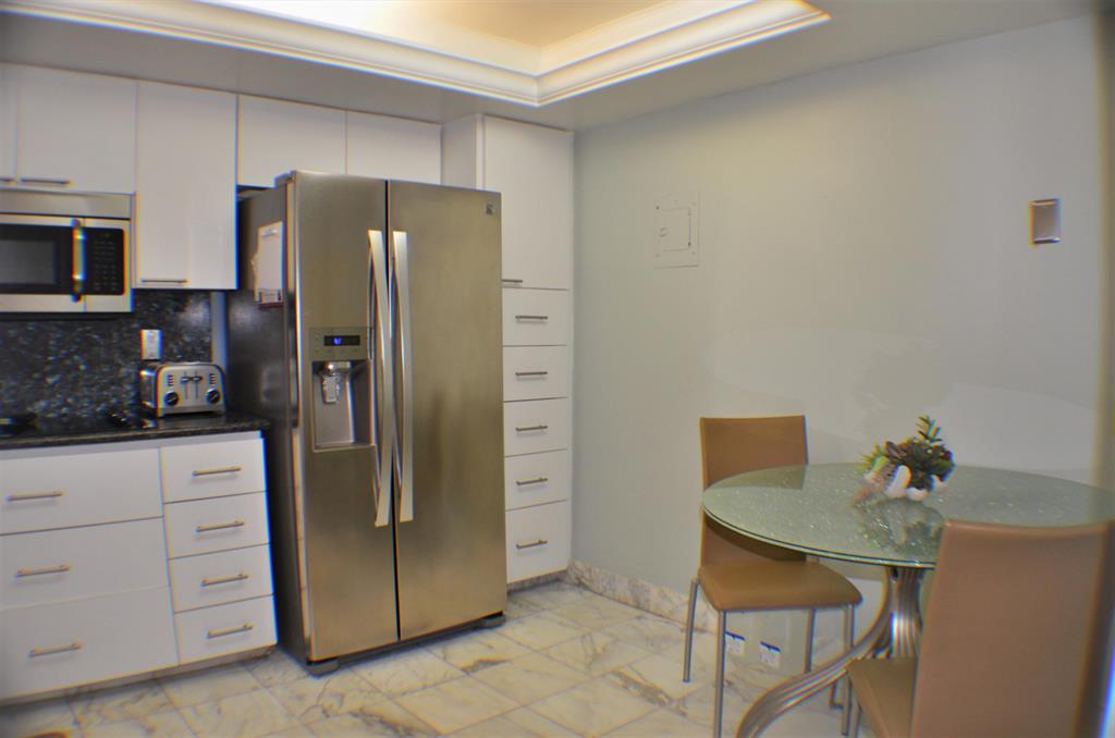 Barclay Condominium - Residential