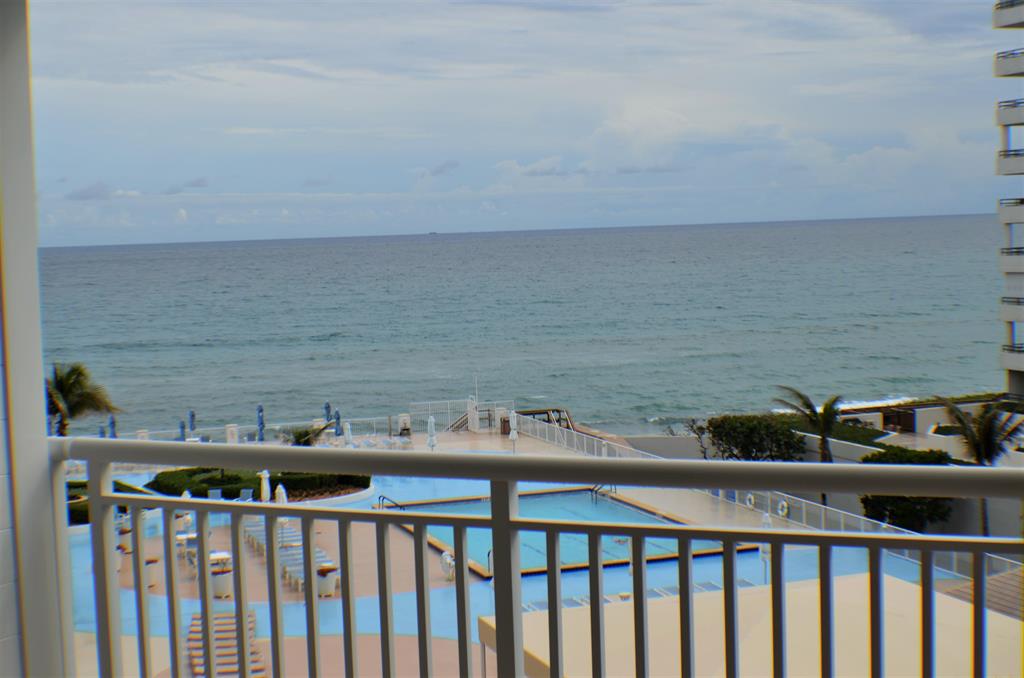 Barclay Condominium - Residential