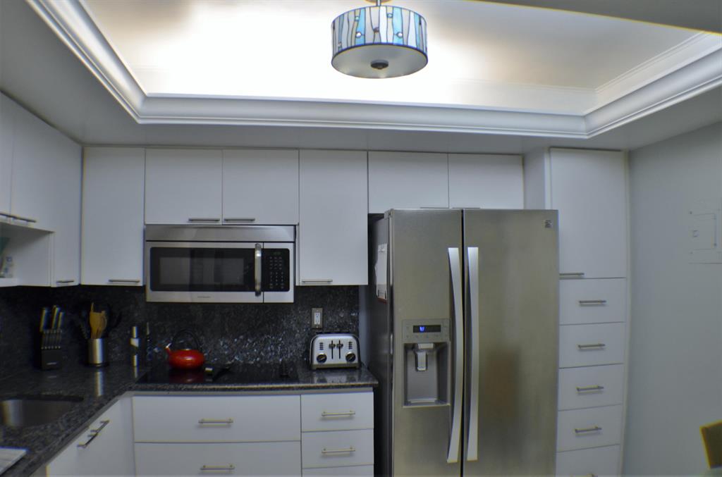 Barclay Condominium - Residential