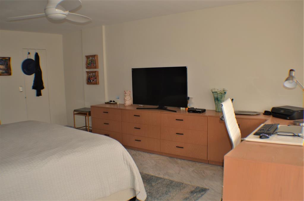 Barclay Condominium - Residential