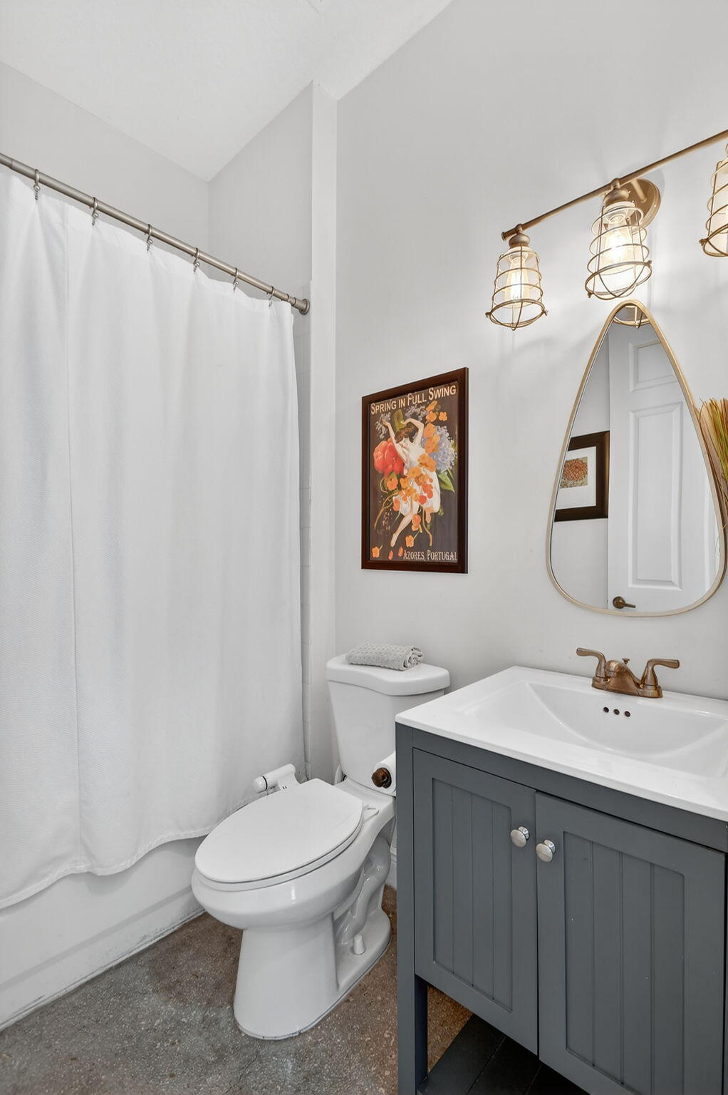 JOURNEYS END 1 - Residential