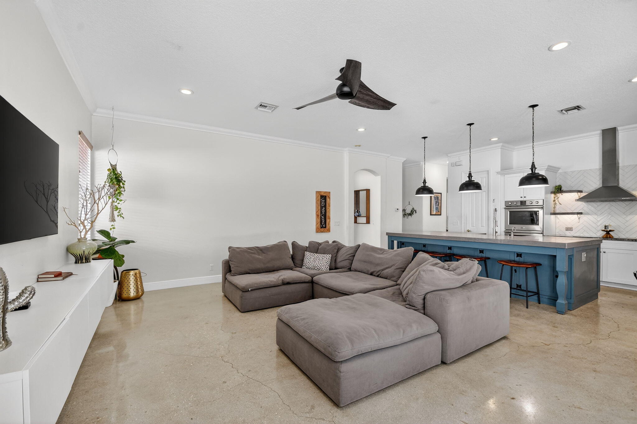 JOURNEYS END 1 - Residential