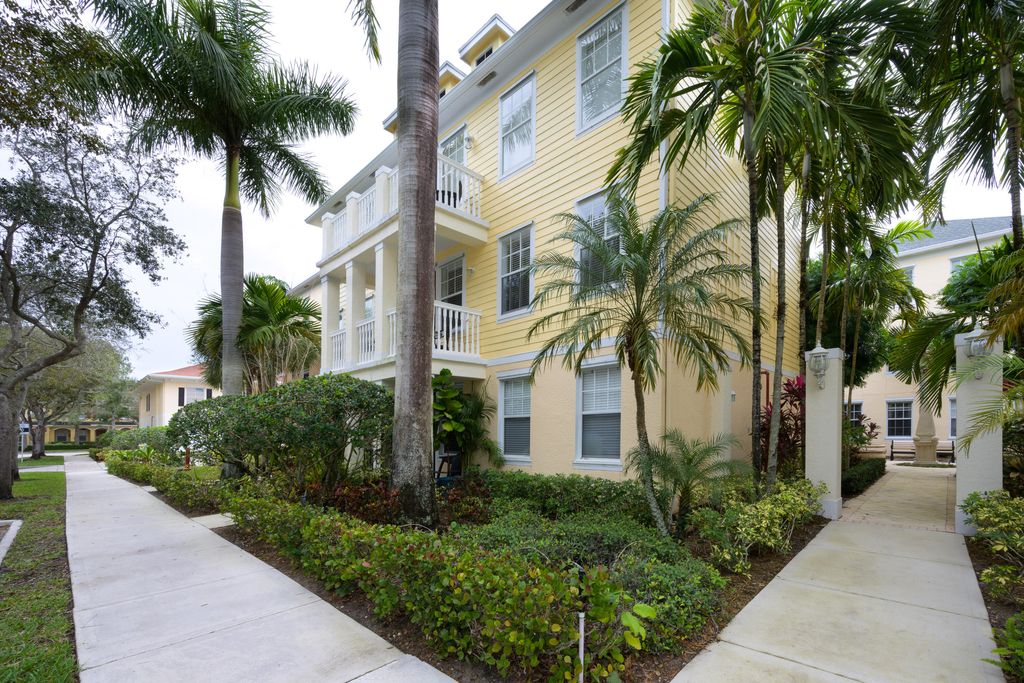 Photo of 225 Murcia Drive #303, Jupiter, FL 33458 (MLS # R10954173)
