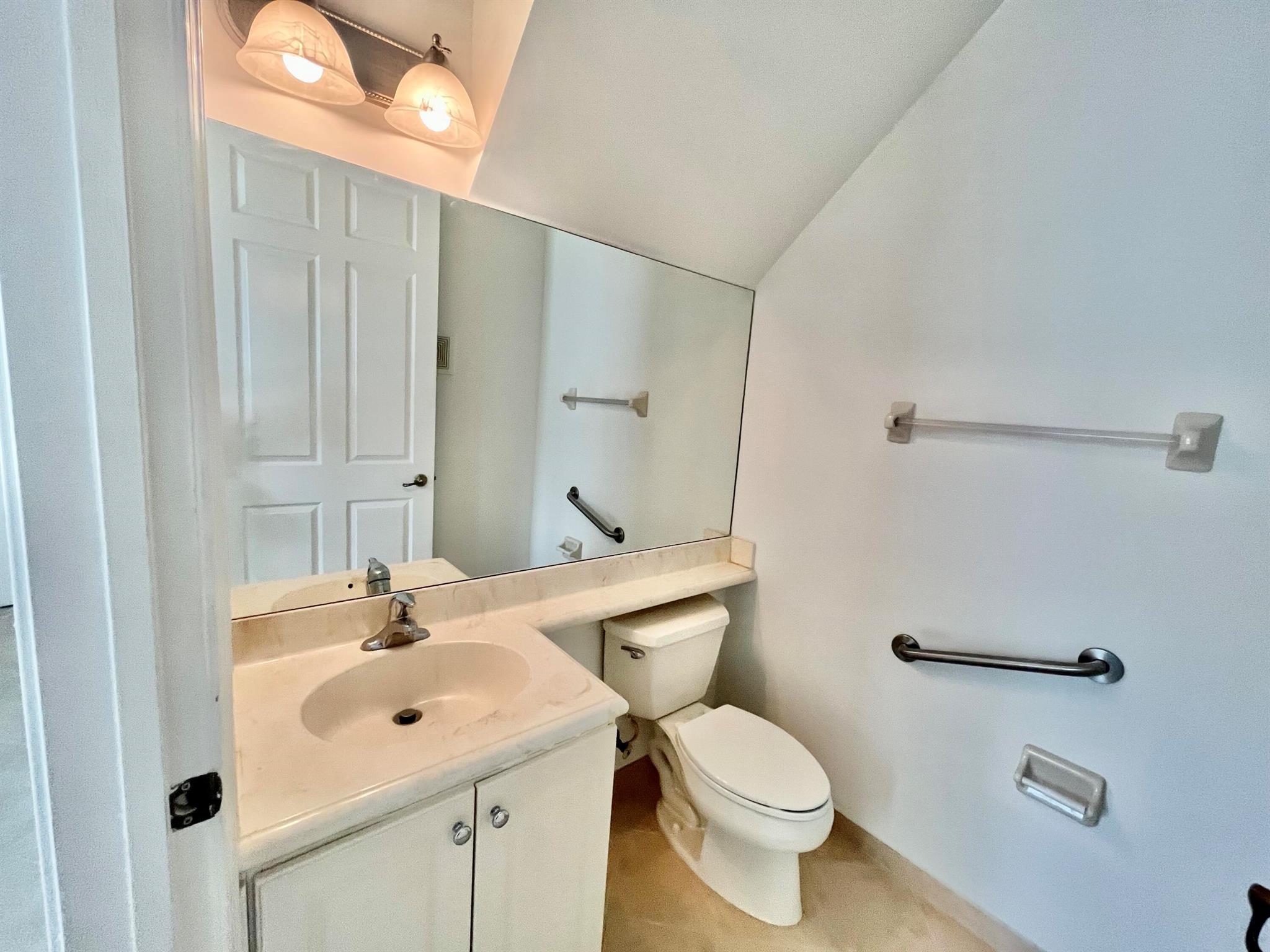 RENAISSANCE COMMONS PUD - Residential Lease