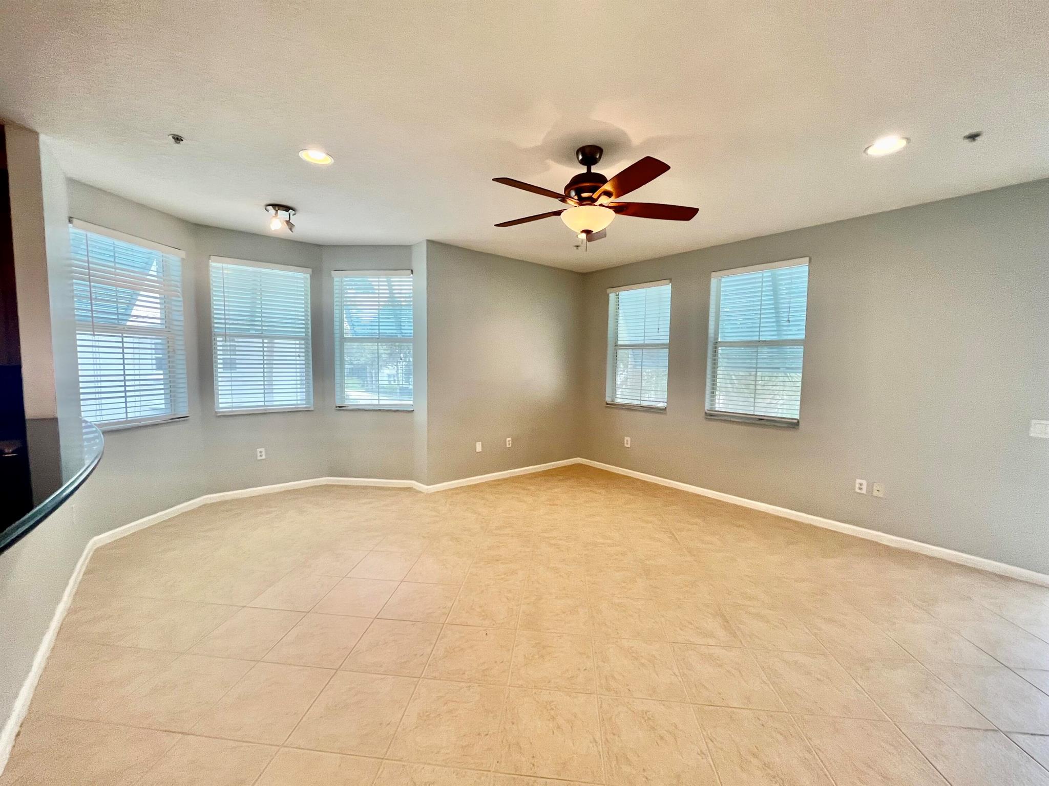 RENAISSANCE COMMONS PUD - Residential Lease