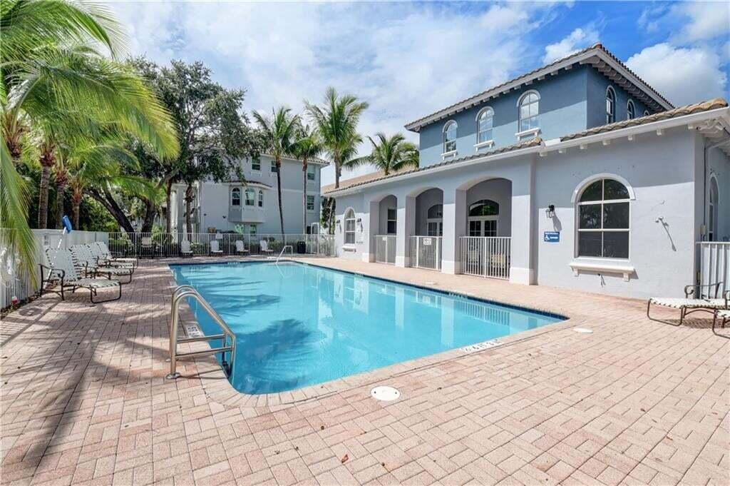 RENAISSANCE COMMONS PUD - Residential Lease