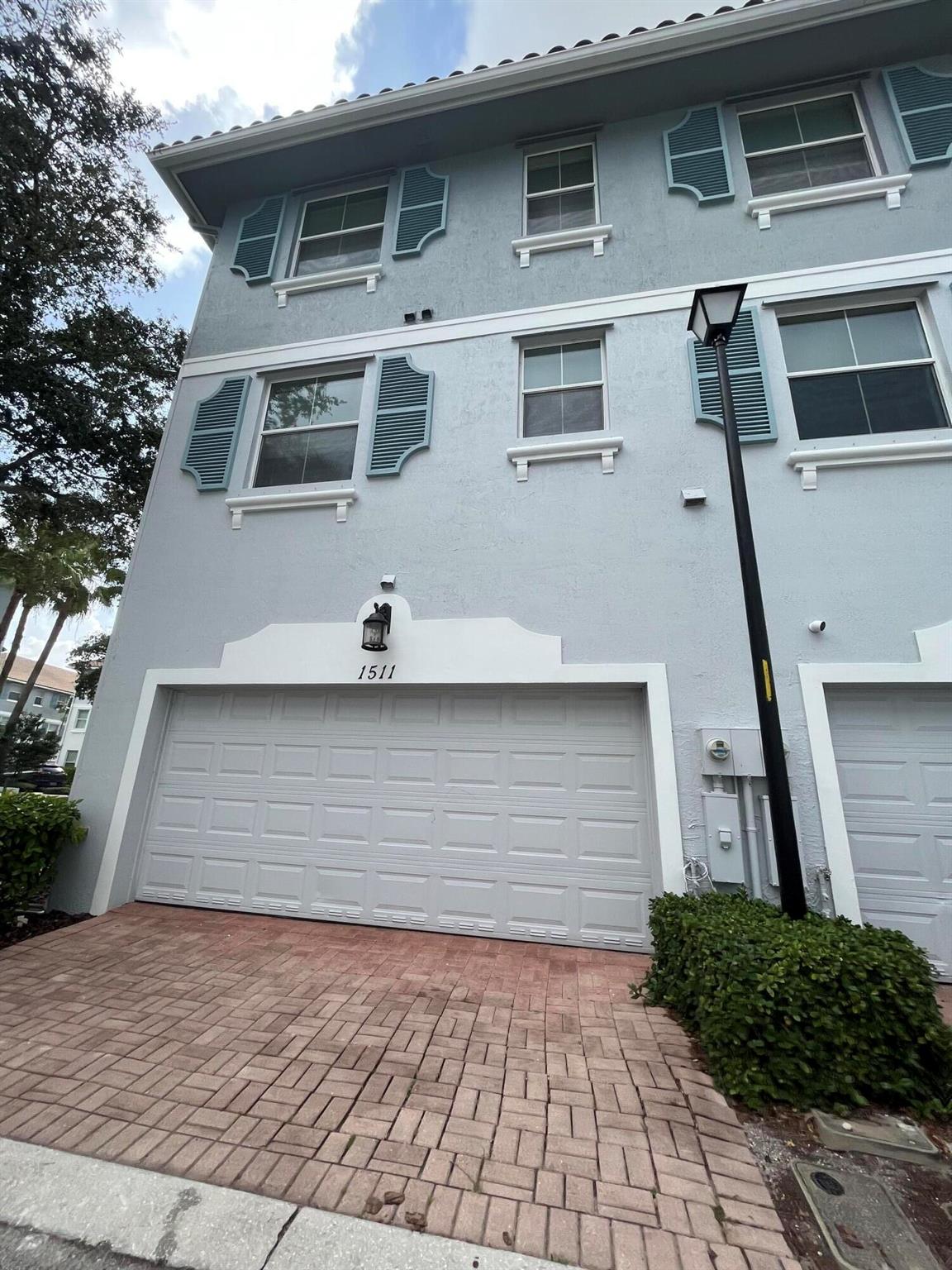 RENAISSANCE COMMONS PUD - Residential Lease