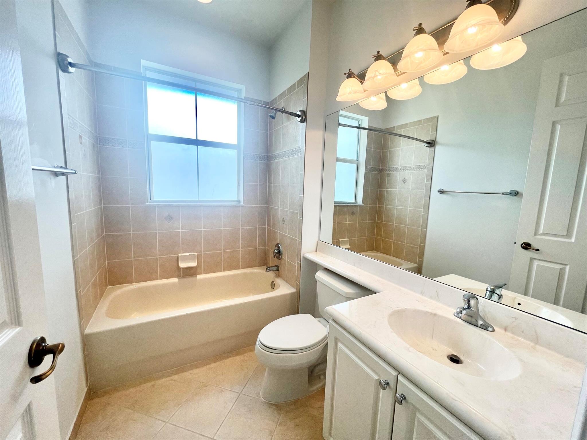 RENAISSANCE COMMONS PUD - Residential Lease