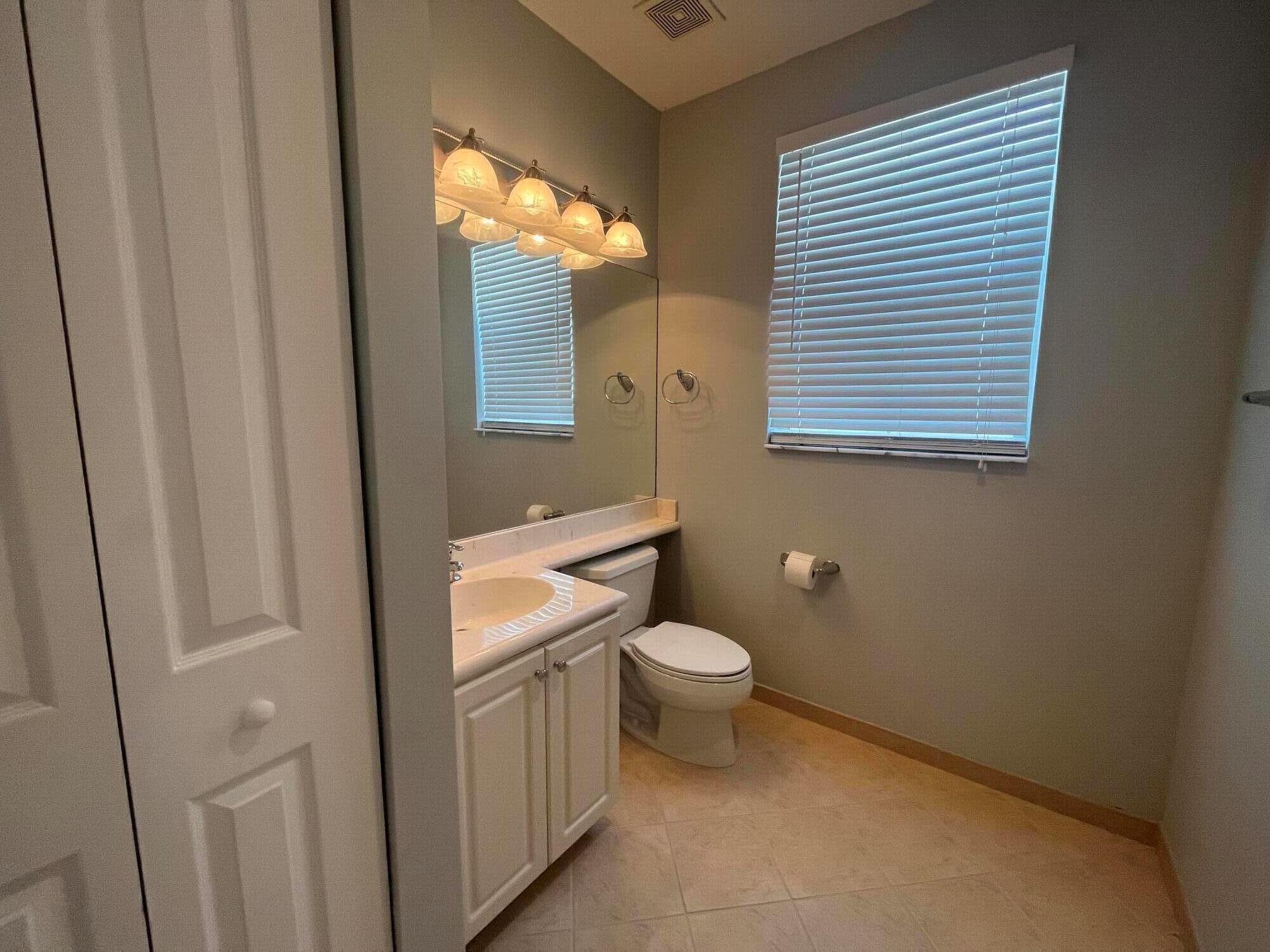 RENAISSANCE COMMONS PUD - Residential Lease