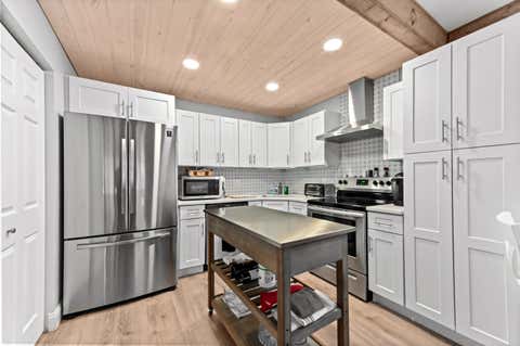 Featured picture for the property R11103136