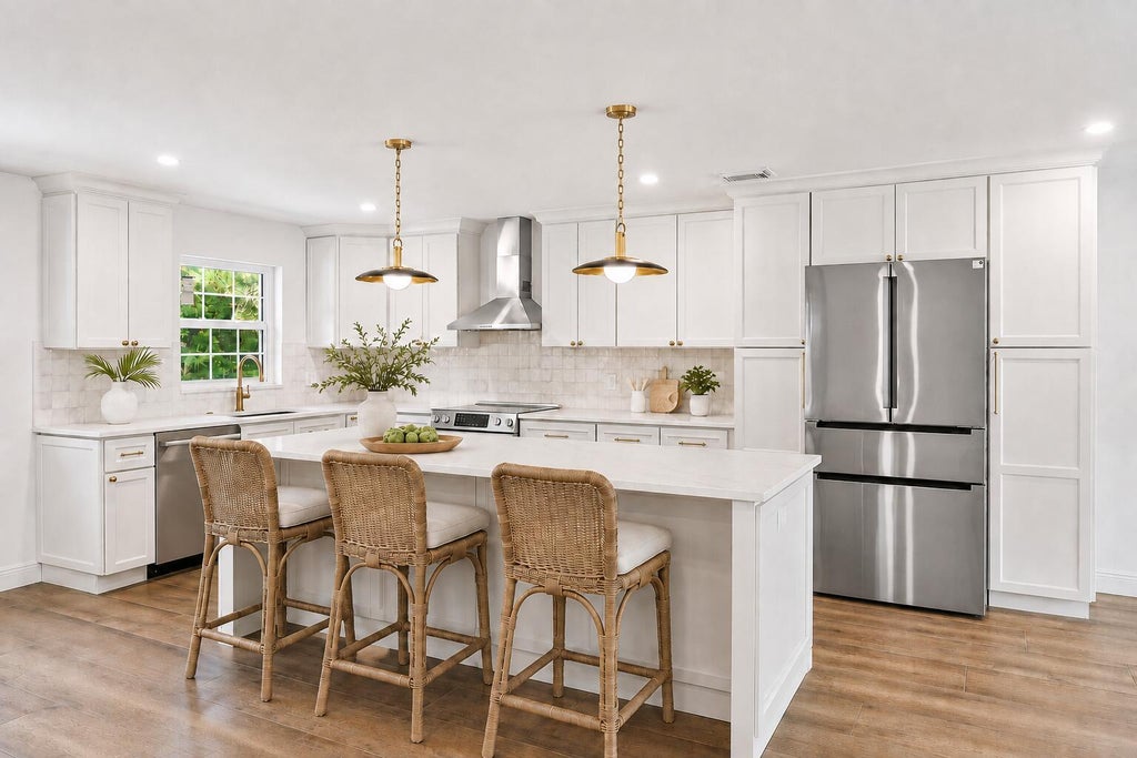 Photo of 109 E RIVERSIDE Drive, Jupiter, FL 33469 (MLS # B26064269)