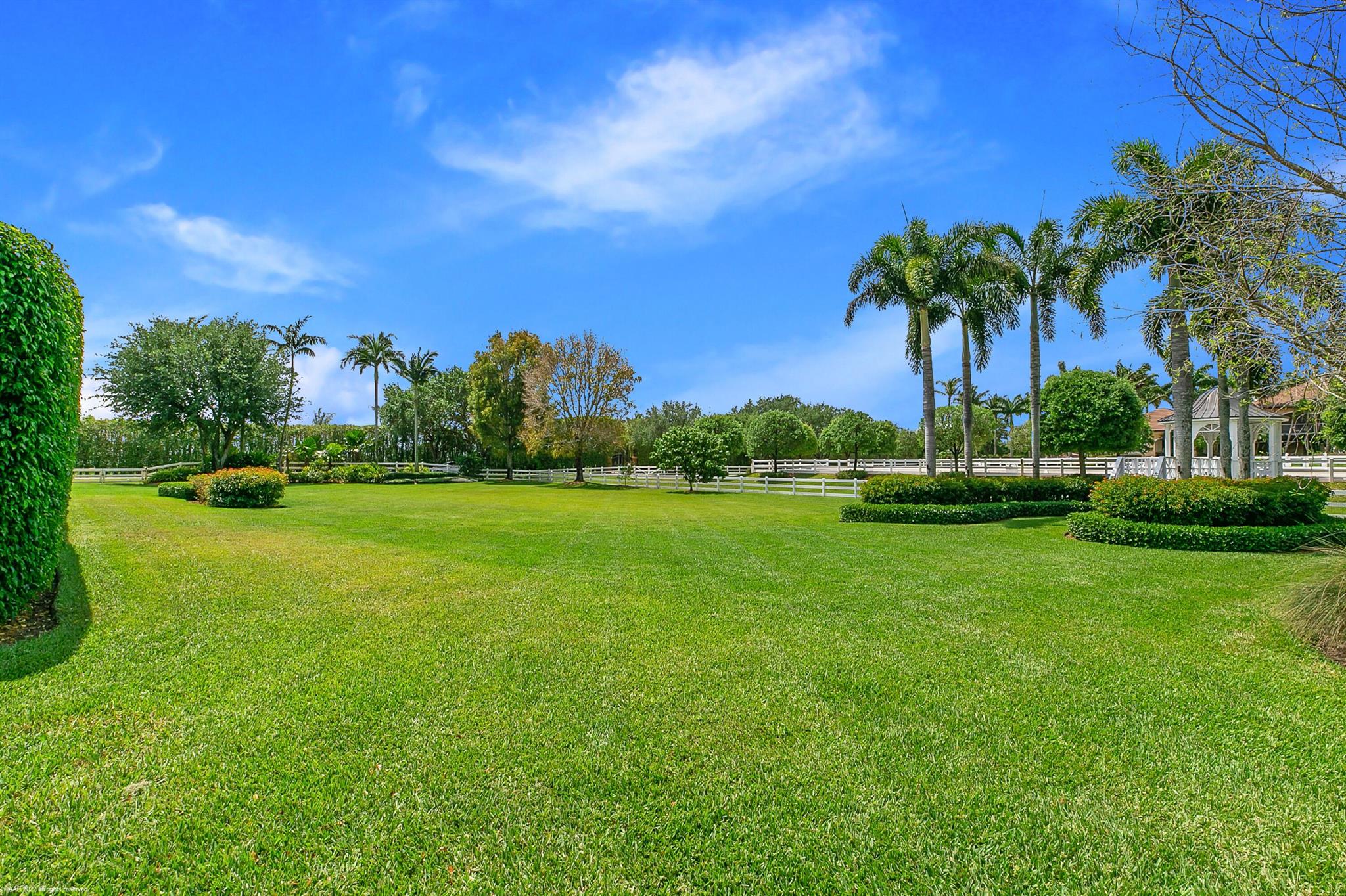 PALM BEACH POINT - Residential