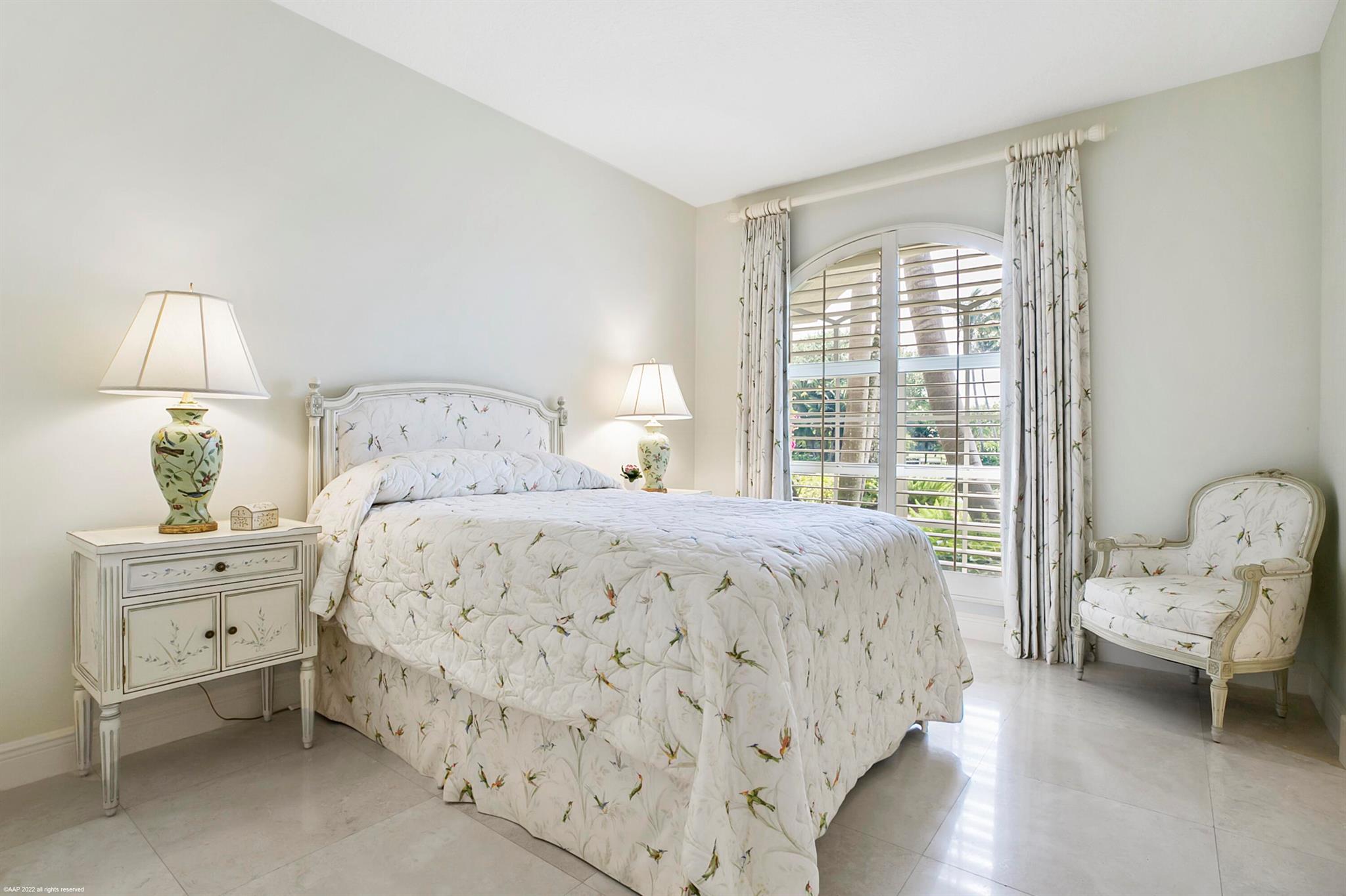 PALM BEACH POINT - Residential