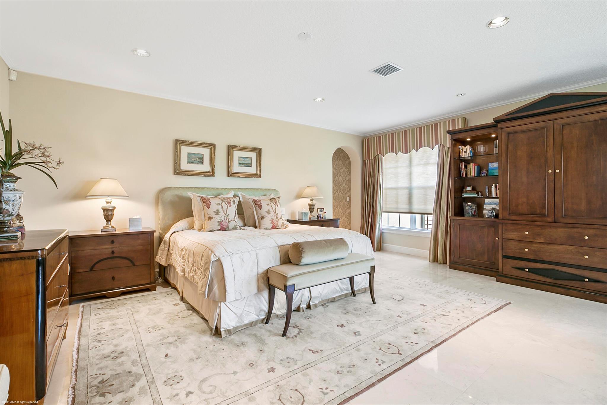 PALM BEACH POINT - Residential