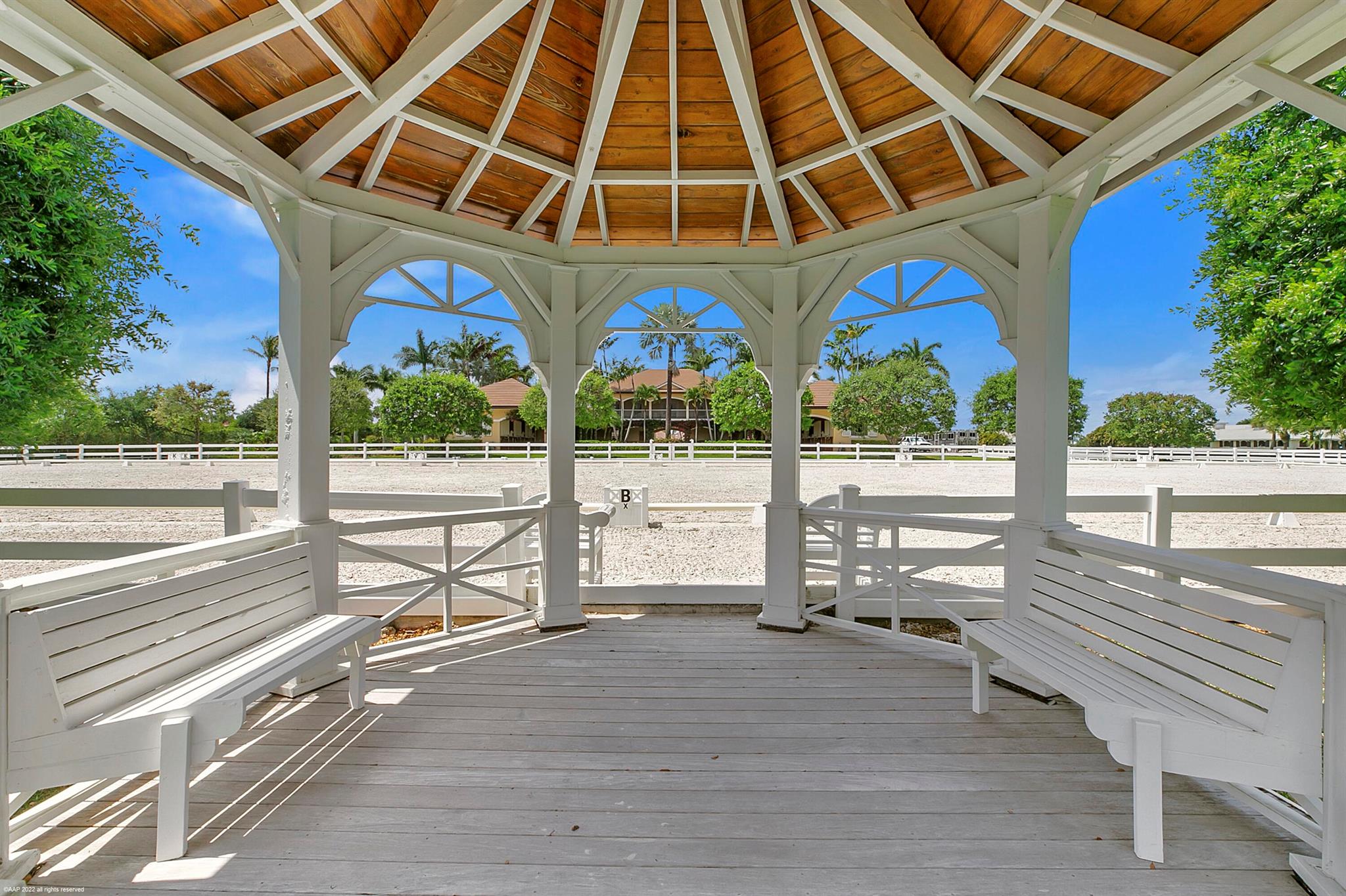 PALM BEACH POINT - Residential