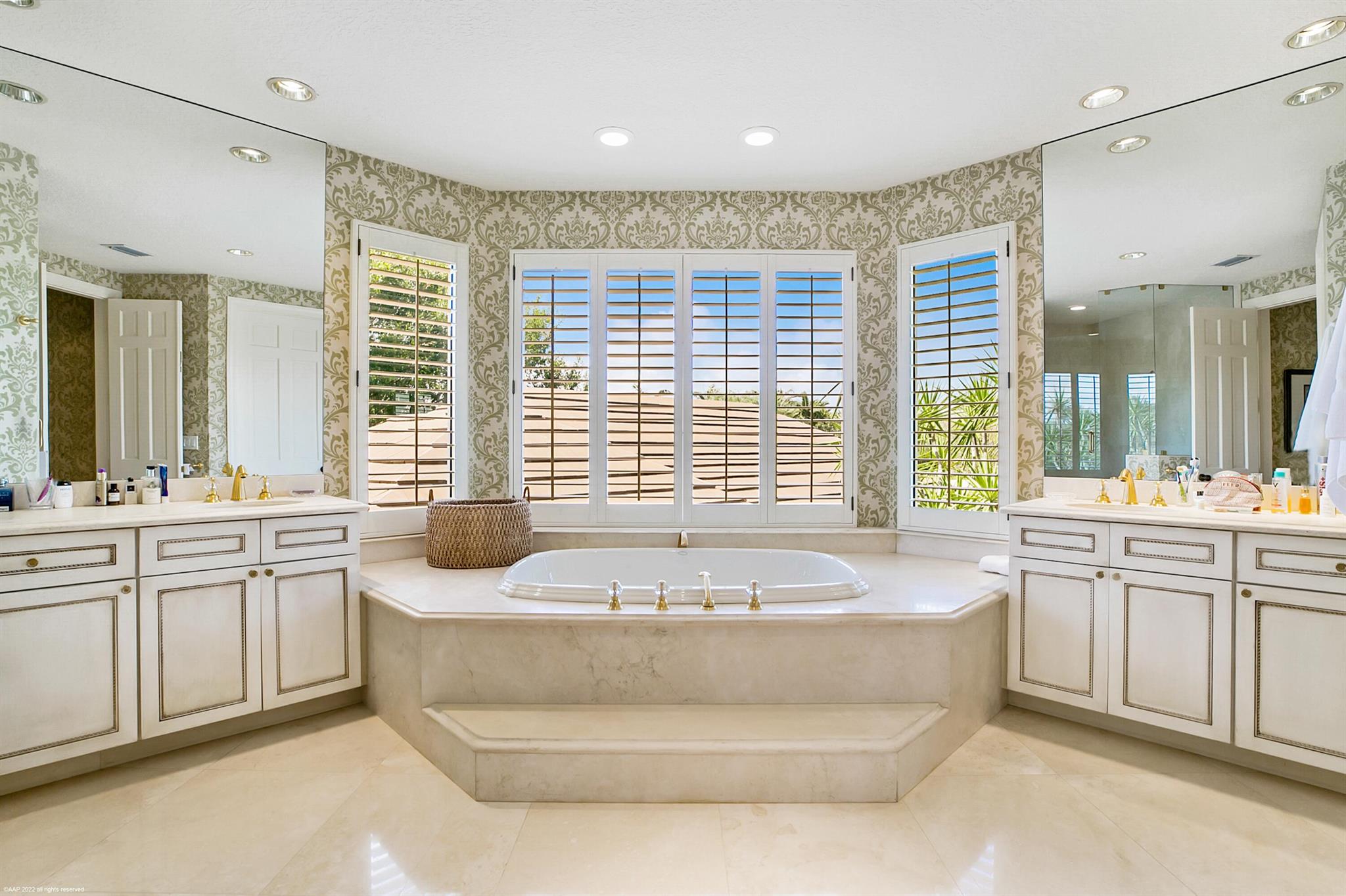 PALM BEACH POINT - Residential