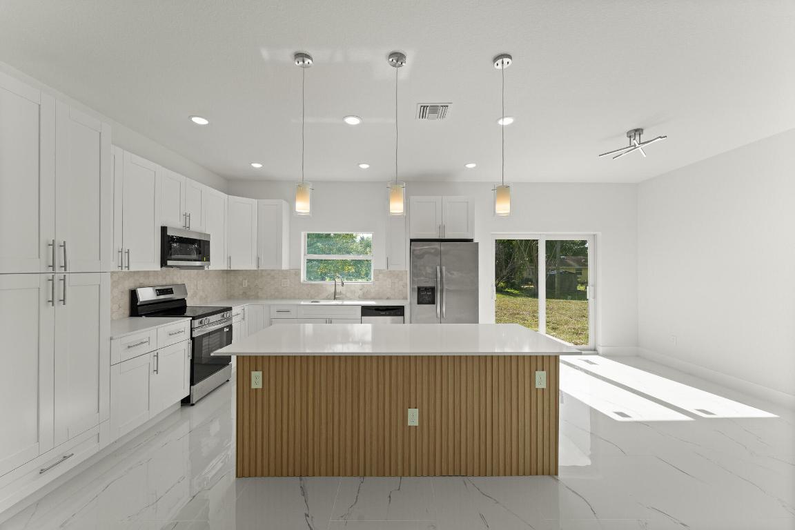 8601 Fort Pierce Boulevard