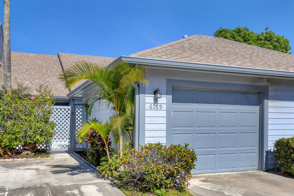 Photo of 6169 SE Georgetown Place, Hobe Sound, FL 33455 (MLS # R10965091)