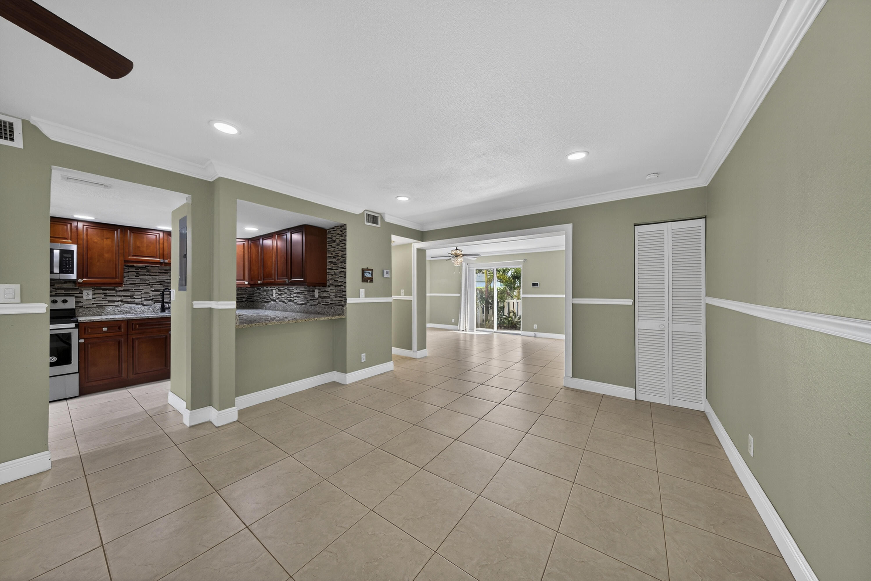 TOWNHOMES OF ORIOLE II - Residential