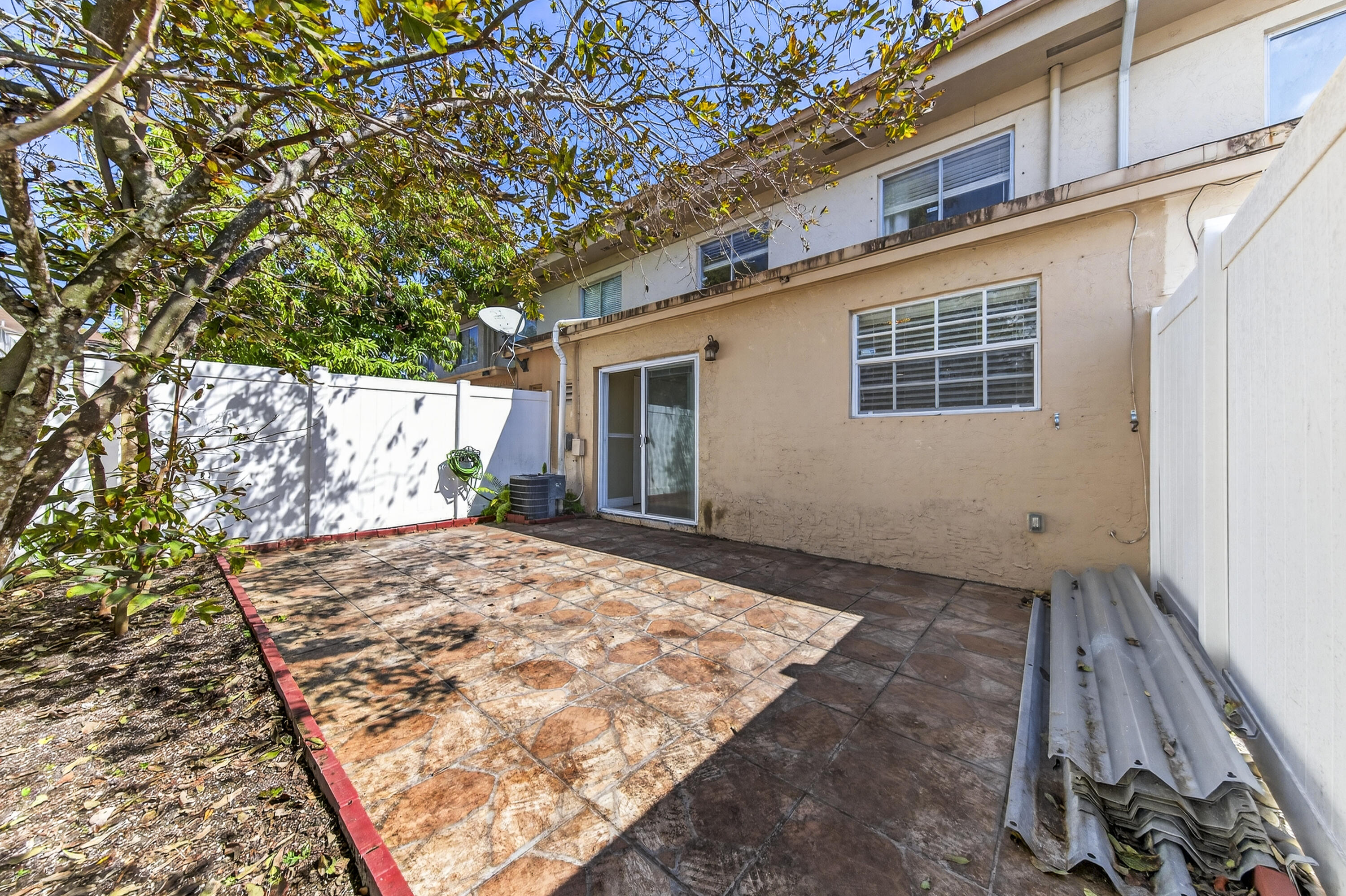 TOWNHOMES OF ORIOLE II - Residential