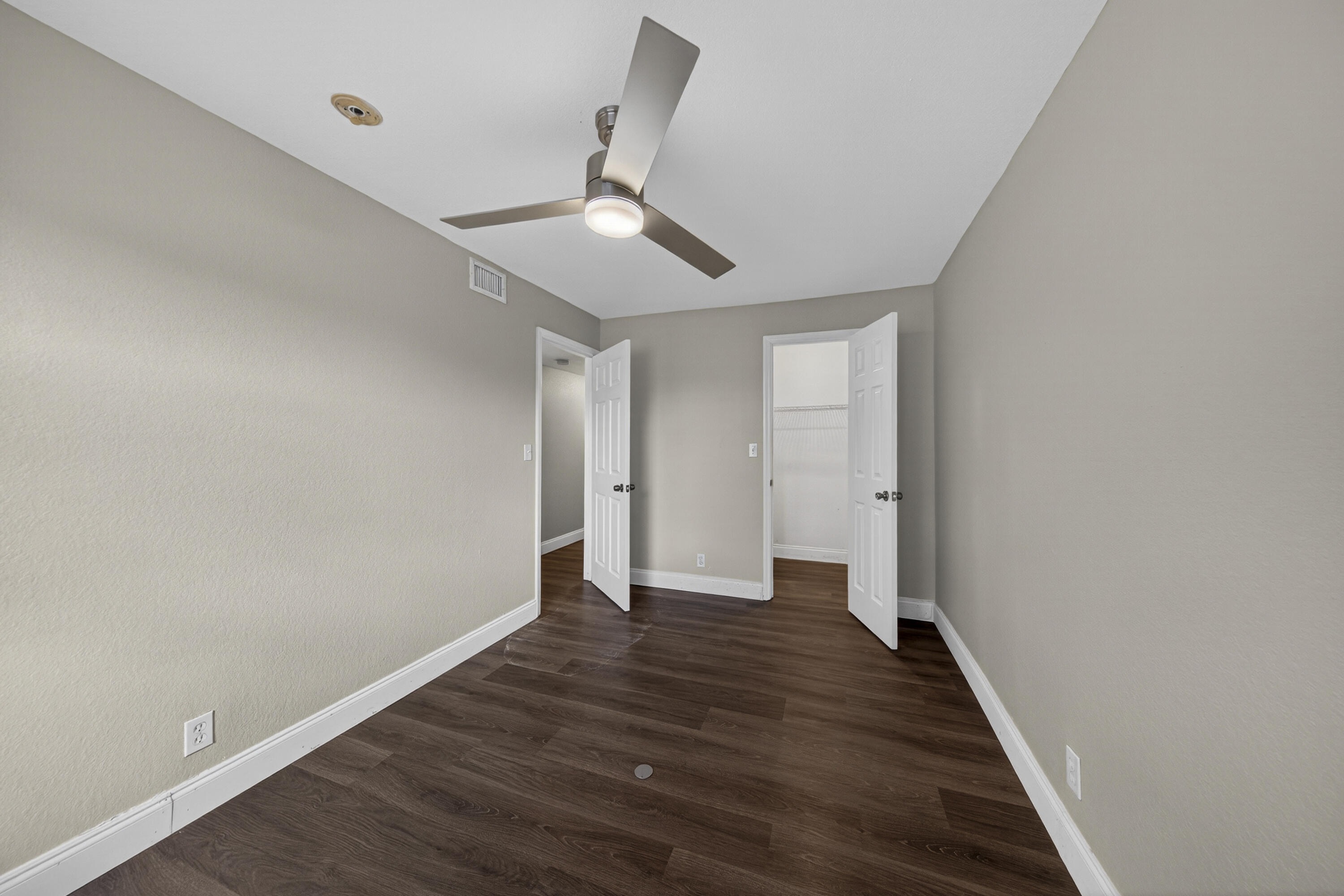 TOWNHOMES OF ORIOLE II - Residential