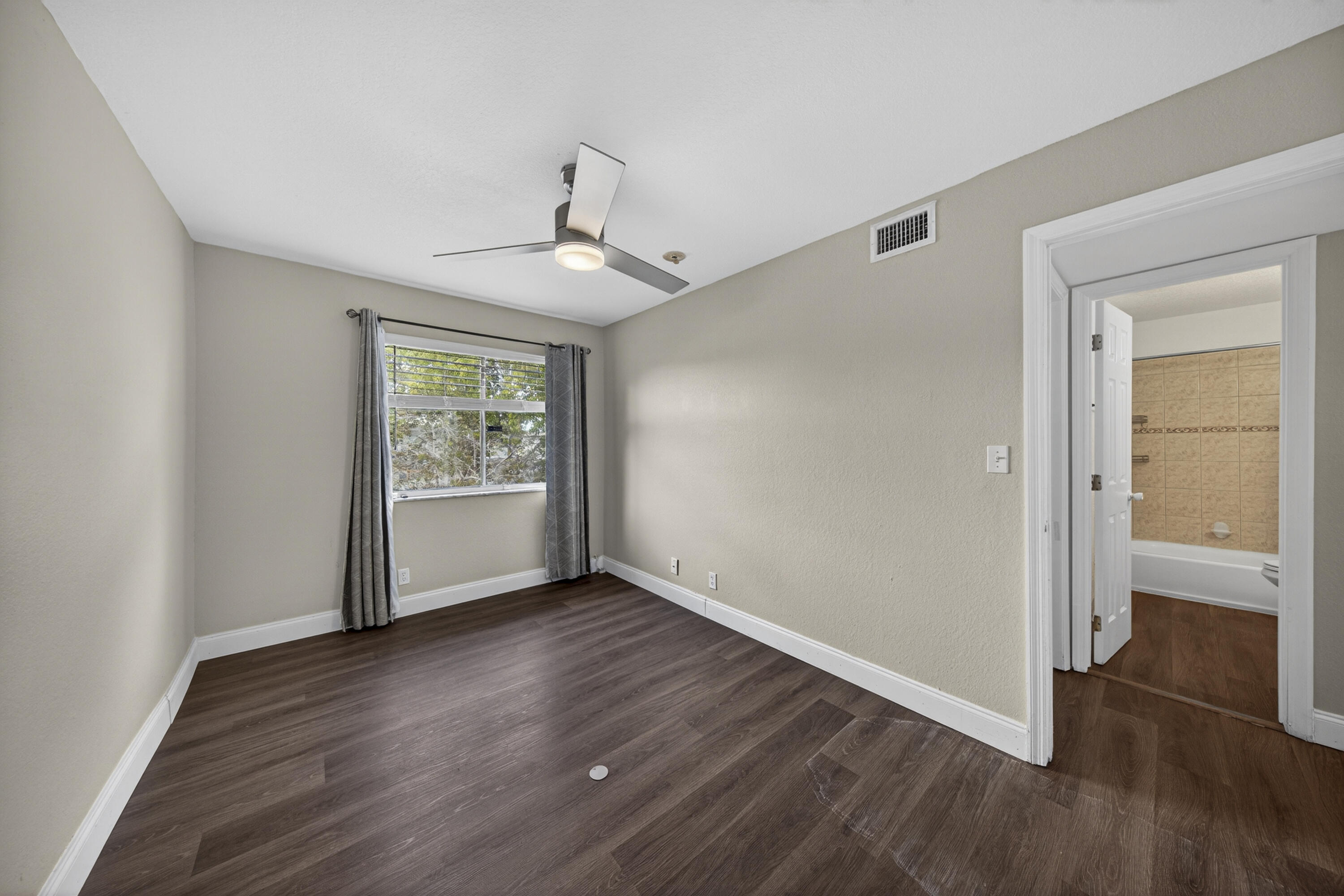 TOWNHOMES OF ORIOLE II - Residential