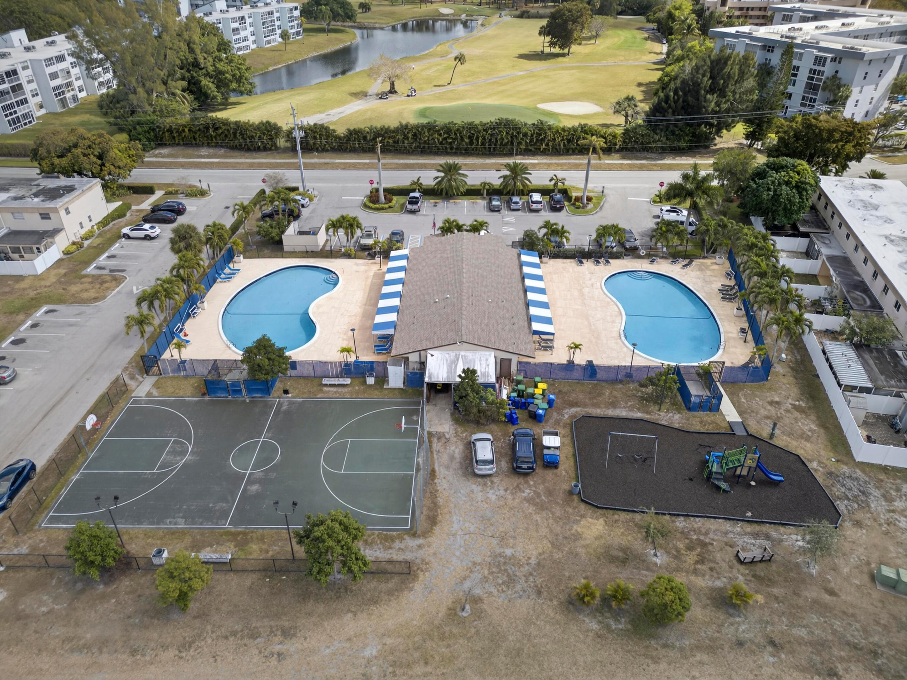 TOWNHOMES OF ORIOLE II - Residential