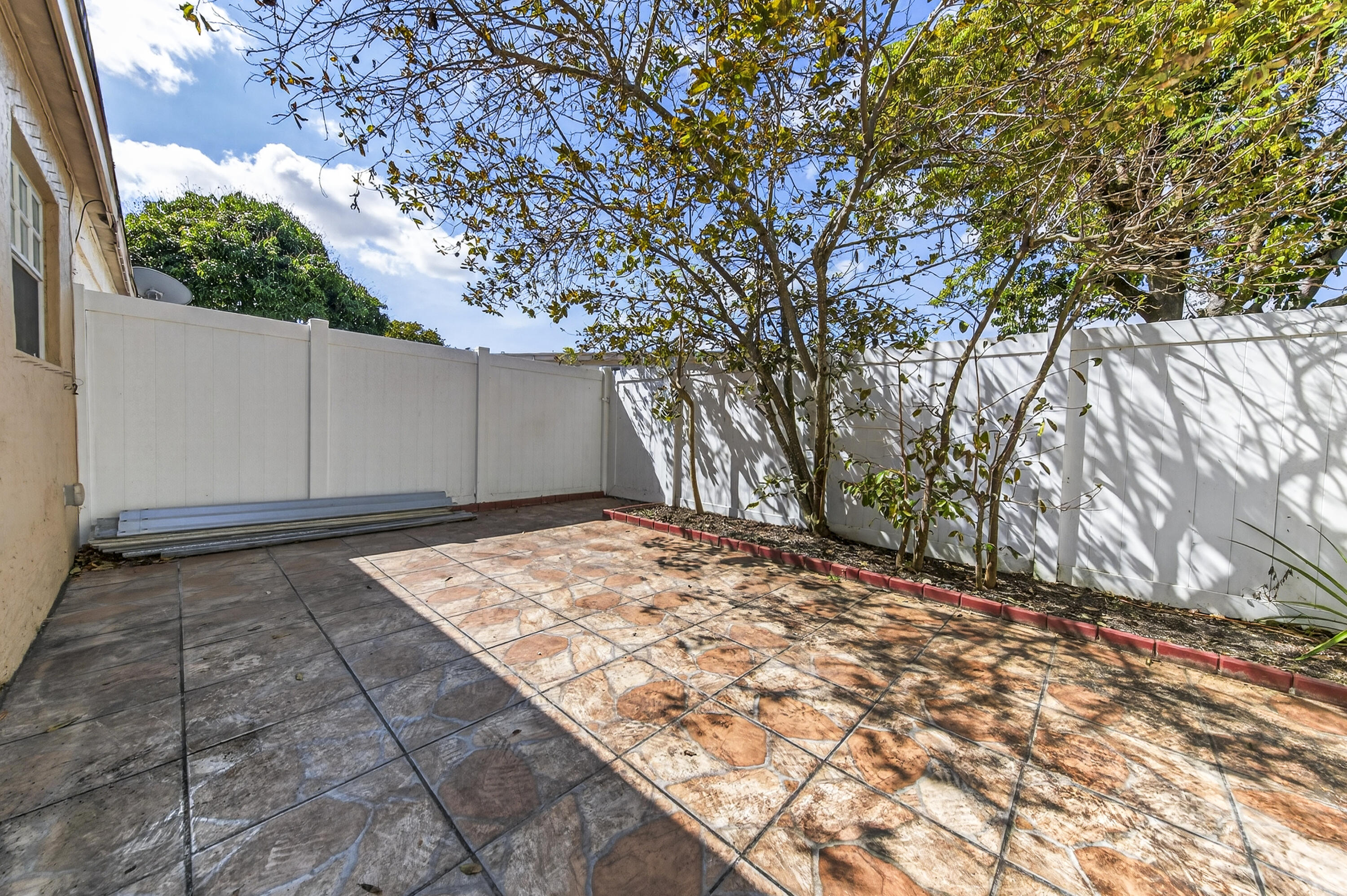 TOWNHOMES OF ORIOLE II - Residential