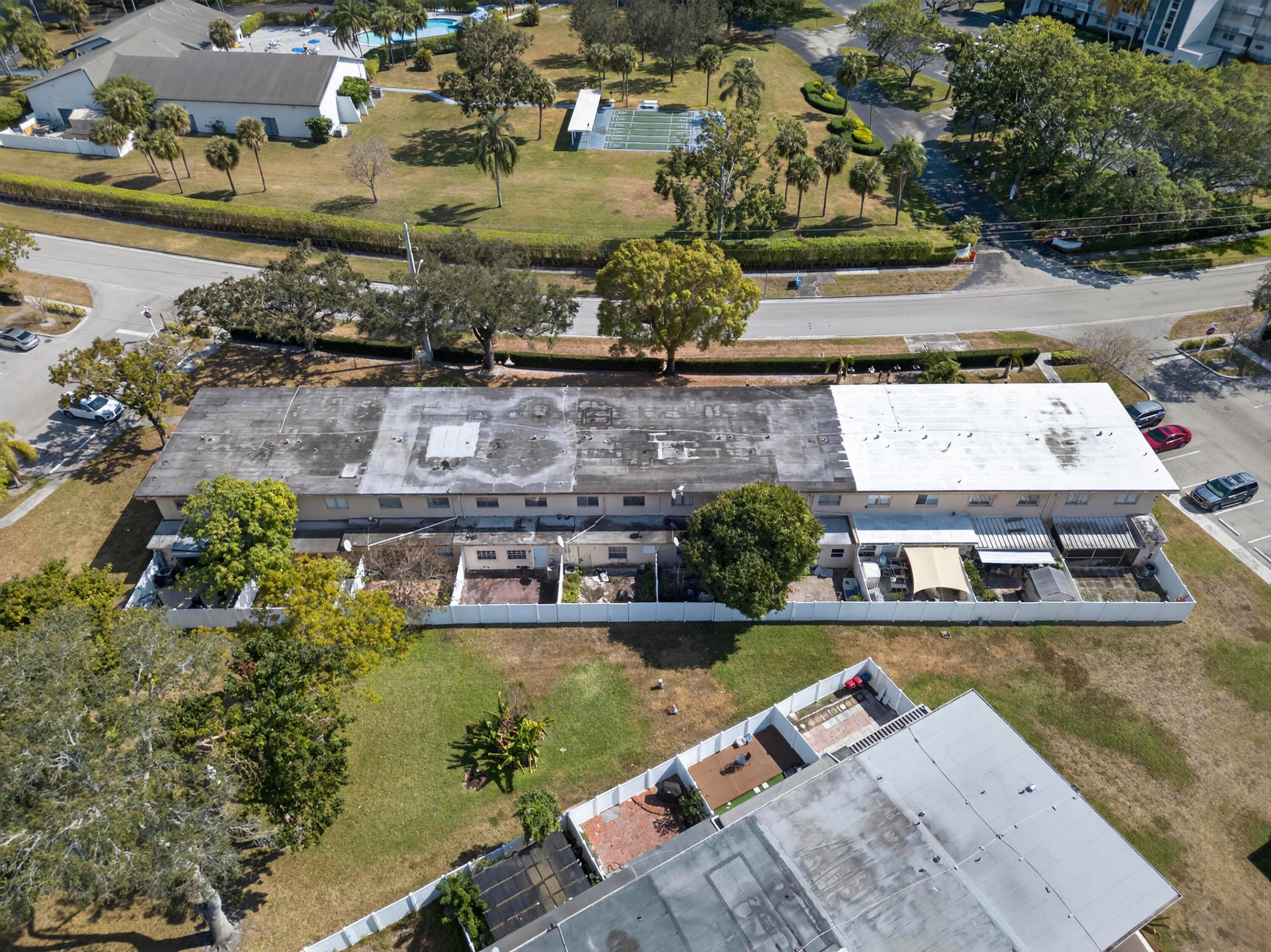 TOWNHOMES OF ORIOLE II - Residential