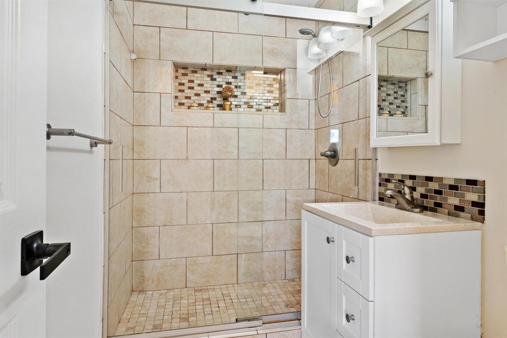 KELSEY CITY - Residential