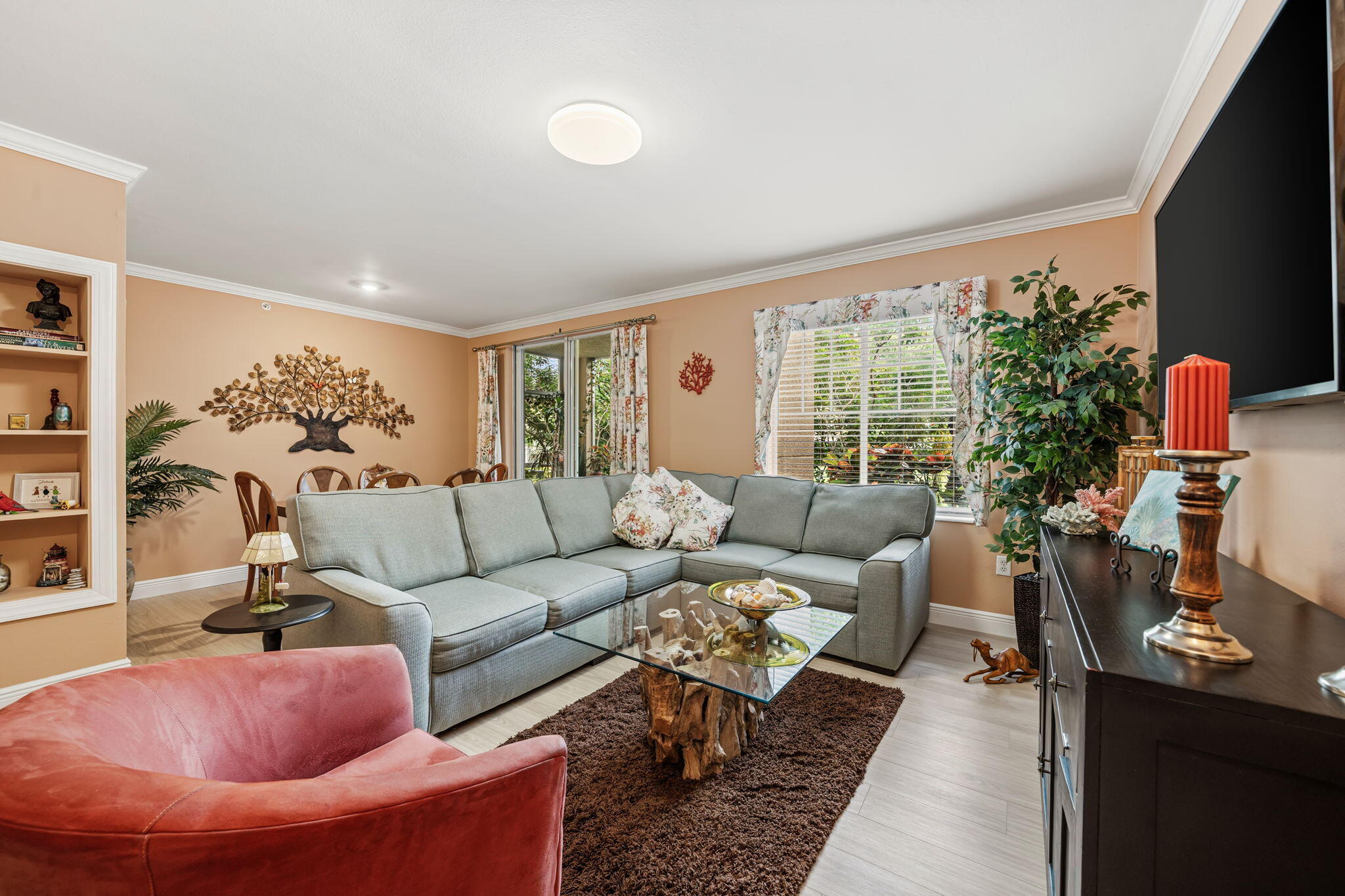 6529 Emerald Dunes Drive 106