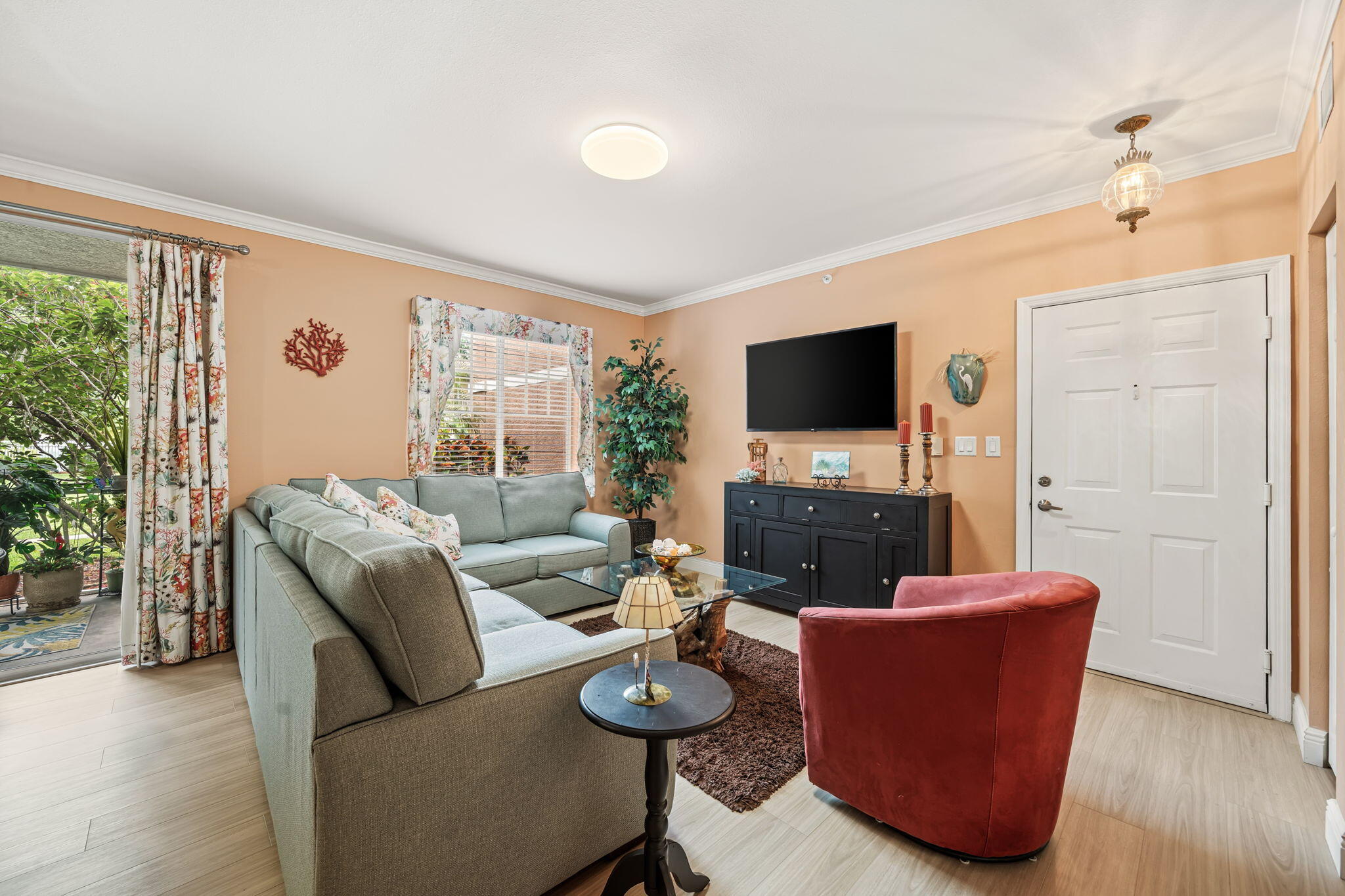 6529 Emerald Dunes Drive 106