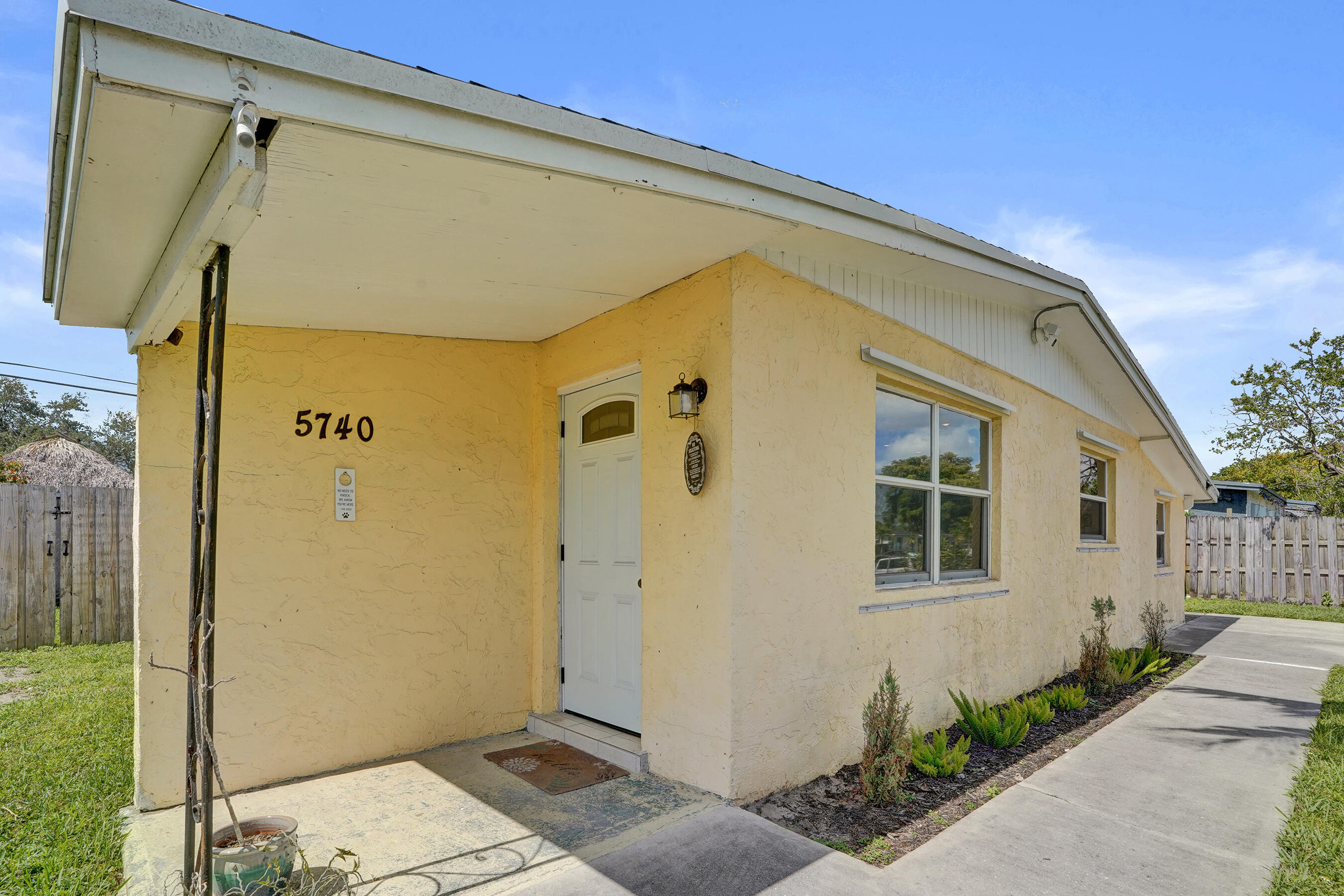 5740 SW 38th Street
