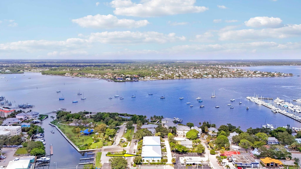 Photo of 513 SW Ocean Boulevard, Stuart, FL 34994 (MLS # B26069568)