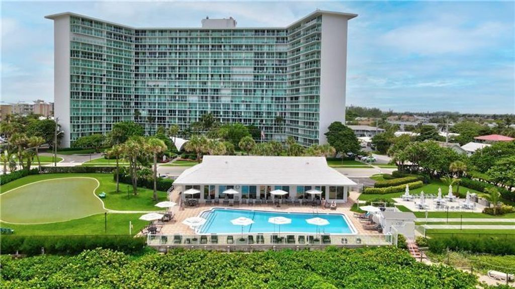 Photo of 333 NE 21st Avenue #408, Deerfield Beach, FL 33441 (MLS # F10479464)