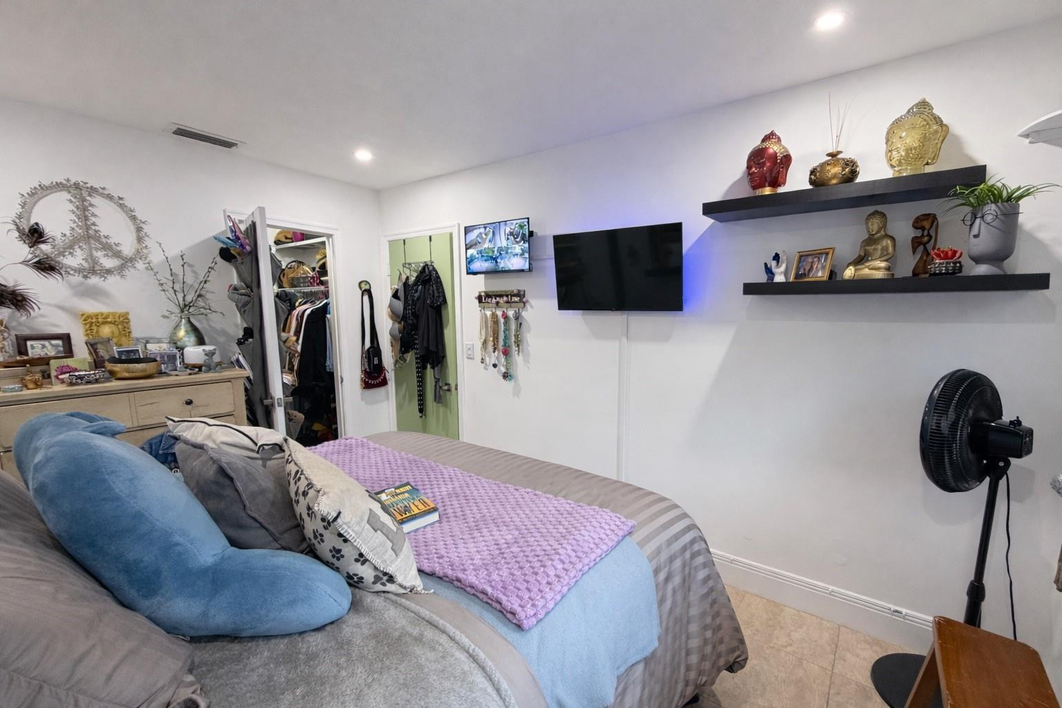 Waverly Place 2-19 D - Residential Lease