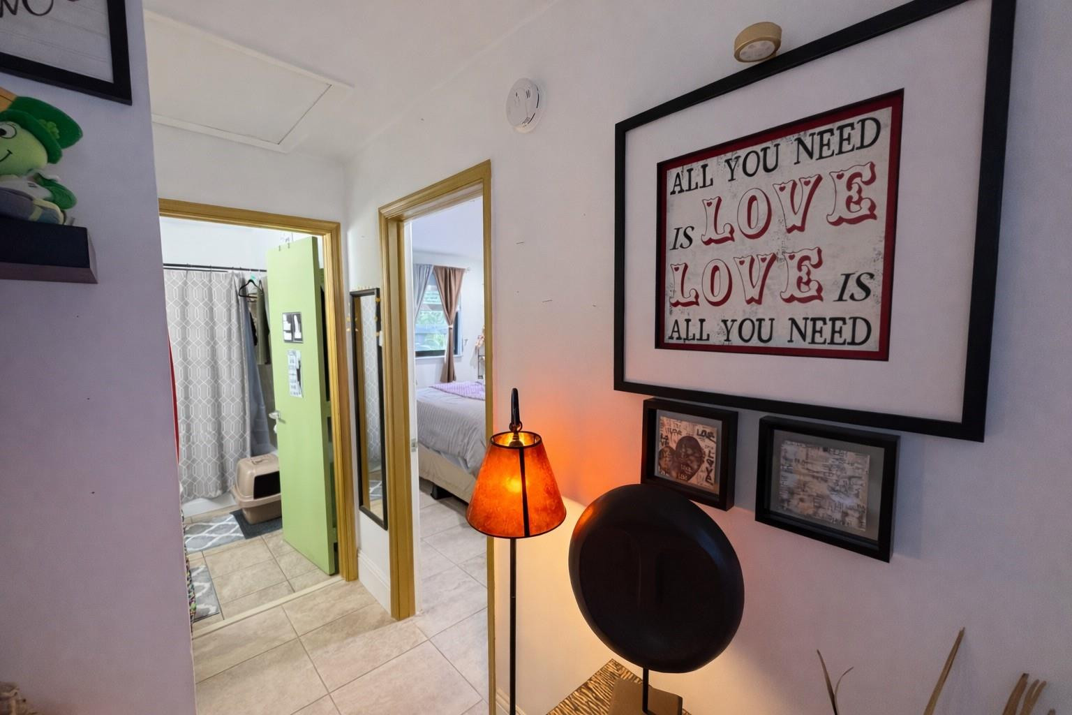 Waverly Place 2-19 D - Residential Lease