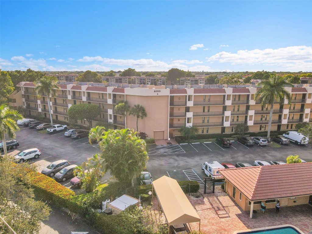 Photo of 6008 Coral Lake Dr #108, Pompano Beach, FL 33063 (MLS # F10538365)