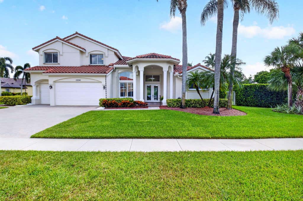 Photo of 11554 Knightsbridge Place, Wellington, FL 33449 (MLS # B26066986)