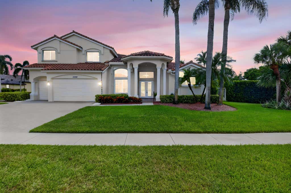 Photo of 11554 Knightsbridge Place, Wellington, FL 33449 (MLS # B26066986)