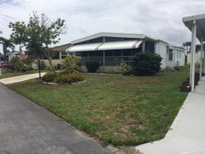 Very nice double wide with large Florida room. Come with all the furniture. 55+ community. Make an offer