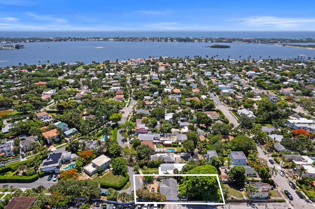 Photo of 330 Marlborough Place, West Palm Beach, FL 33405 (MLS # B26049047)
