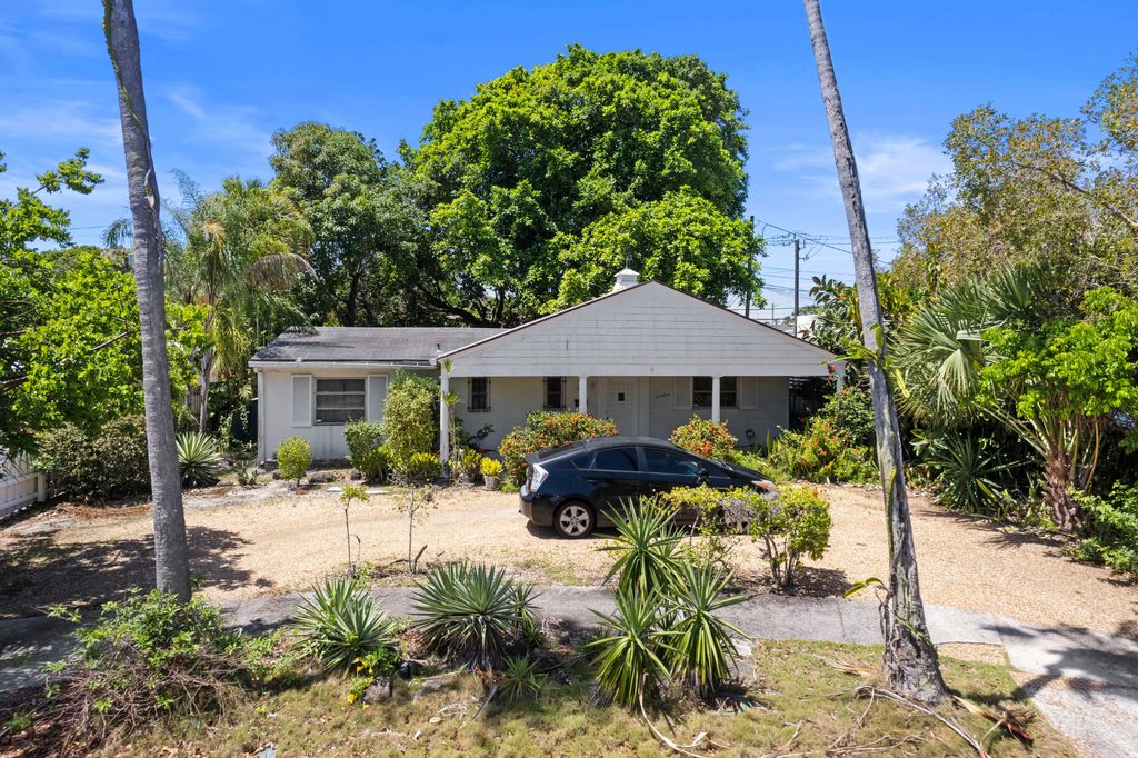 Photo of 330 Marlborough Place, West Palm Beach, FL 33405 (MLS # B26049047)