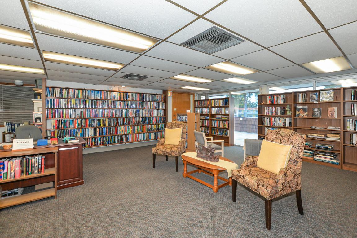 VISTA DEL LAGO CONDO - Residential