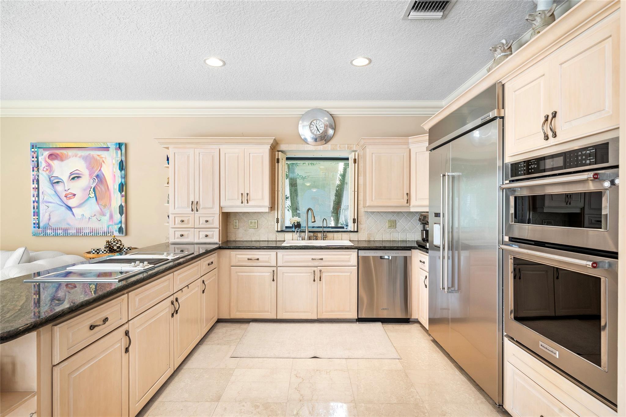 Lighthouse Point 4th Sec - Residential