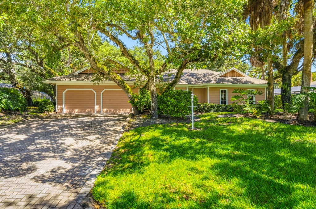 Photo of 1027 Mangrove Lane, Vero Beach, FL 32963 (MLS # B26012392)