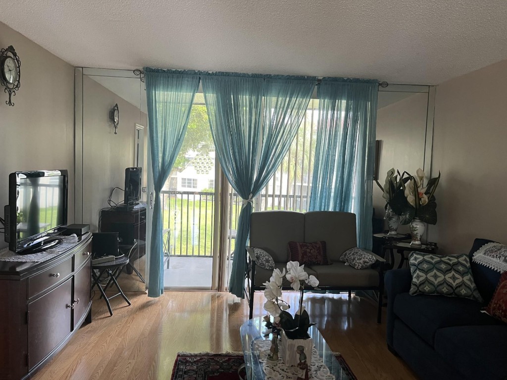 Hollybrook Golf & Tennis - Residential