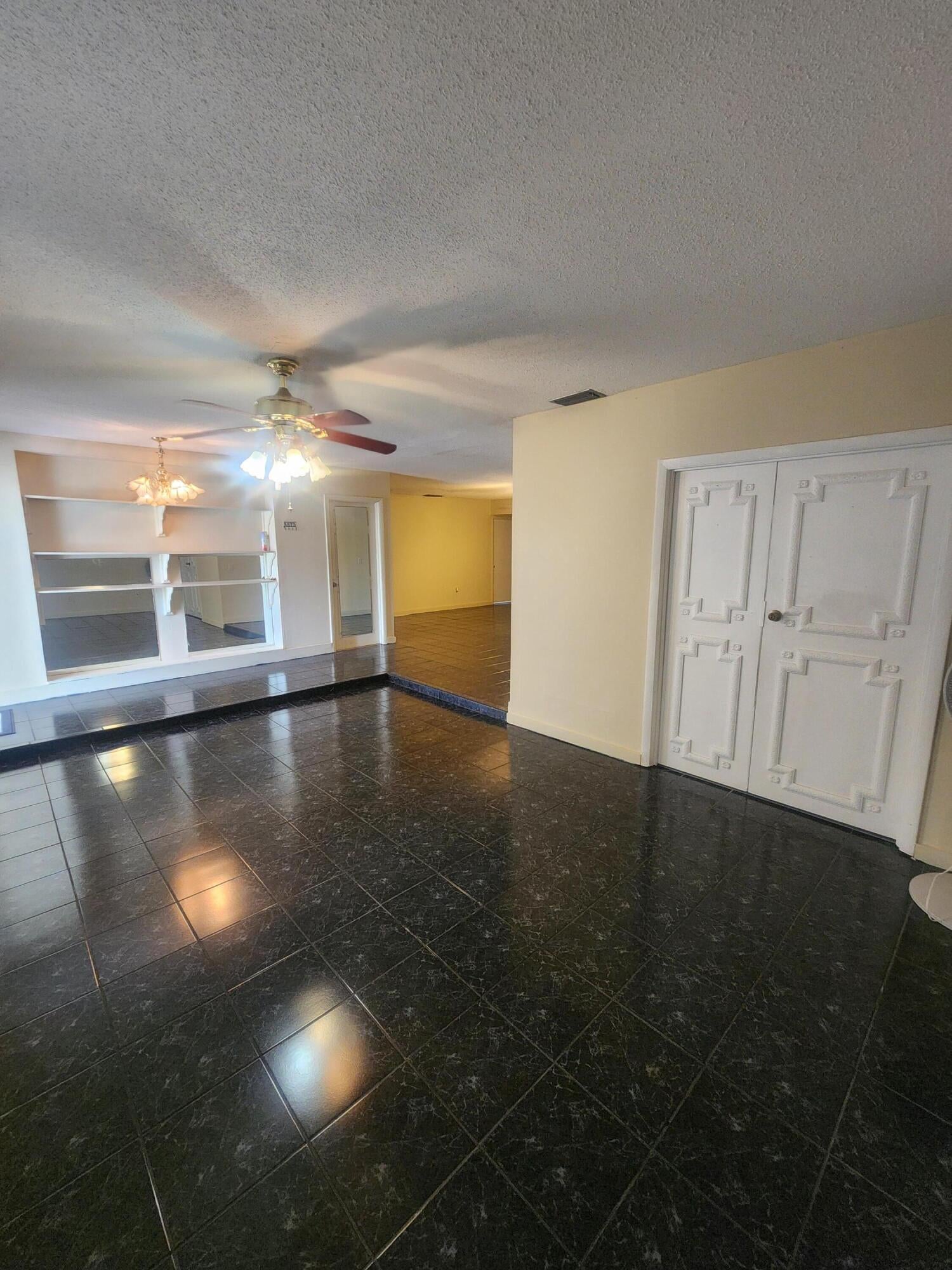 225 S SEQUOIA Drive