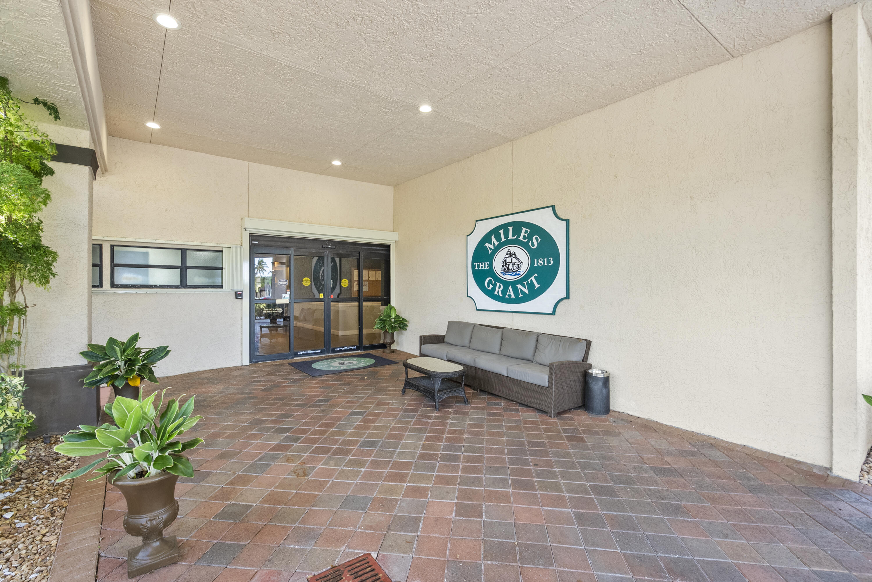 MILES GRANT CONDO - Residential
